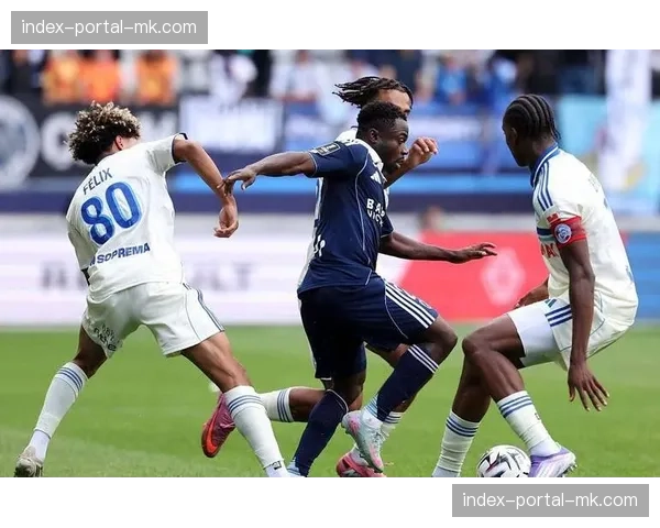 洛里昂对阵巴黎FC，主场龙迎战客场稳健派